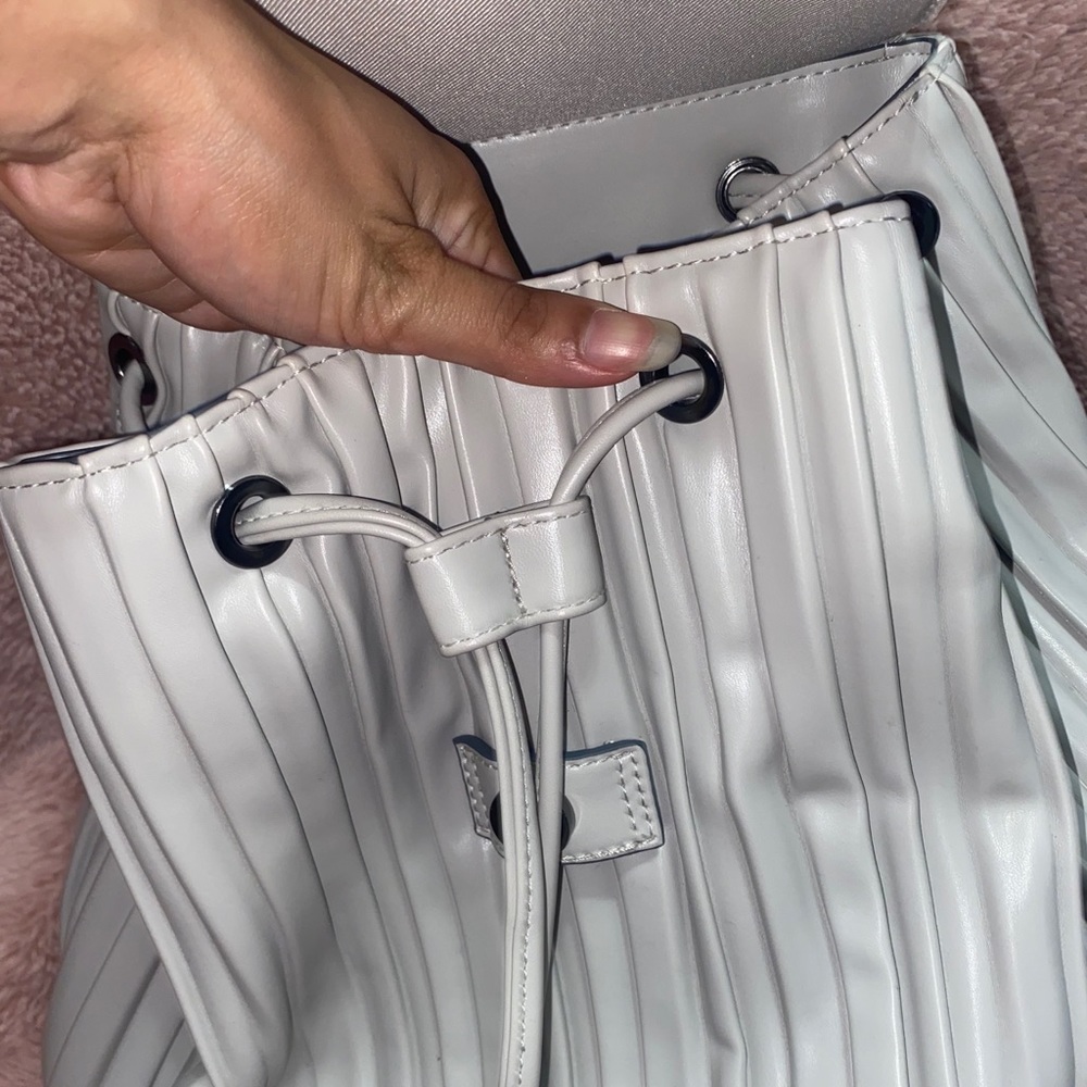 Backpack - Picture 2 of 6